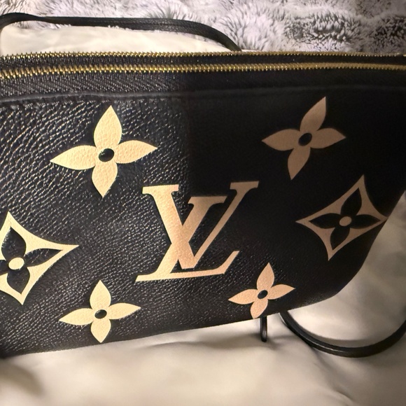 Pre-owned Louis Vuitton Empreinte Monogram Giant Double Zip Pochette Black Cream - Picture 8 of 12